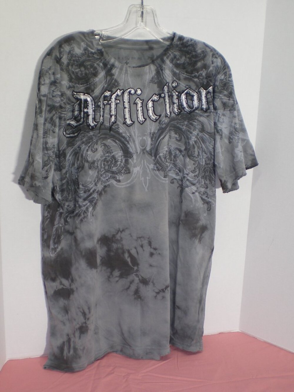 Affliction Gray Graphic Tee Shirt with Scrollwork Pattern, Size XL